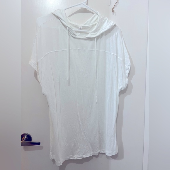 GapBody short sleeve hoodie. Very soft. Never worn. Light weight coverup - Picture 1 of 3